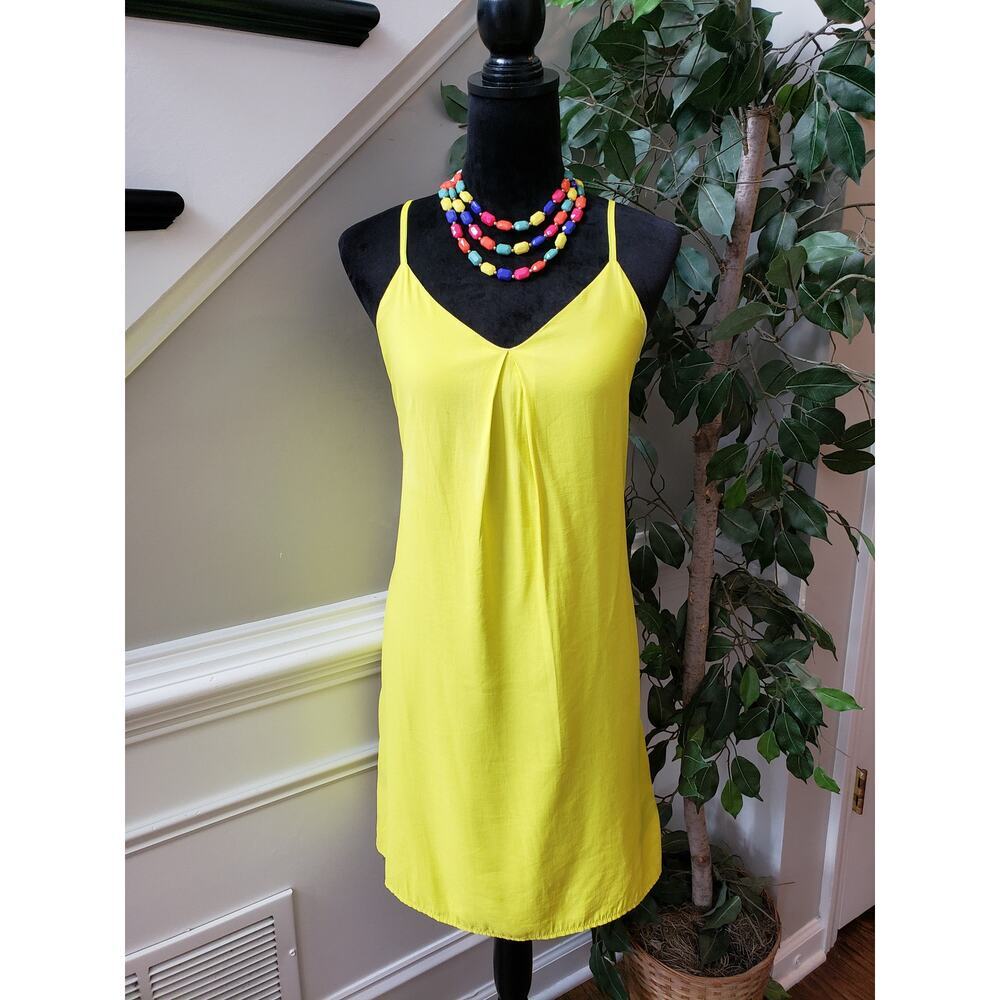 C. Luce Knee Length Dress Womens Size Large Yellow Spaghetti Strap Sequined Back
